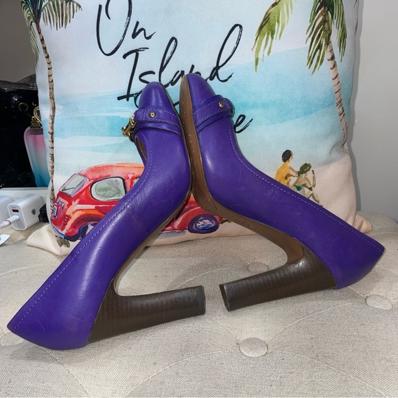 Coach Desaree Leather Ultra Violet Purple Round Toe Dogleash Pumps Heel Size 10B - Picture 8 of 13